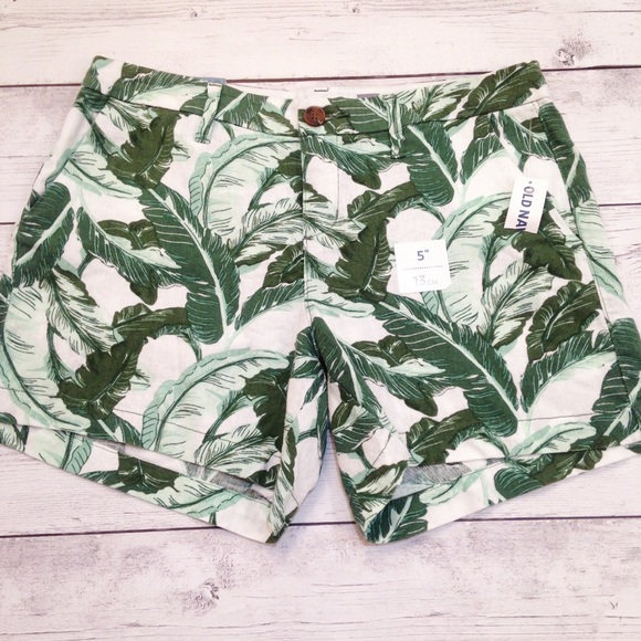 NWT Women's Palm Print Shorts - Picture 2 of 4
